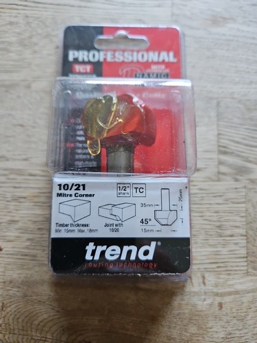 Trend 21x1 mitre corner - 10/21x1/2,