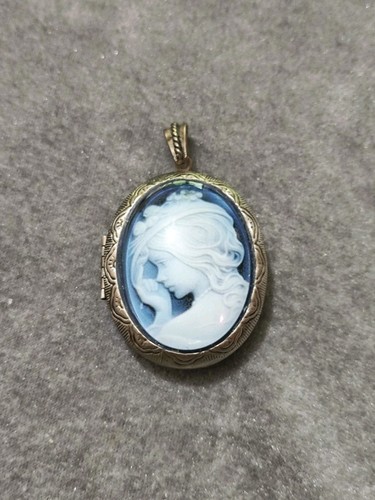 Gorgeous vintage cameo - gorgeous,