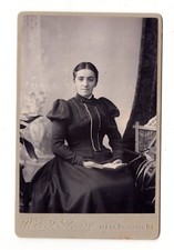 CAB Photo Fine Lady - London 1900s