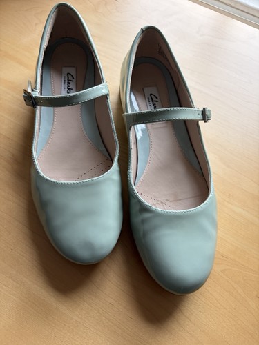 Mint green patent mary - green,