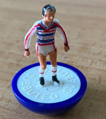 Subbuteo odd figure - subbuteo,