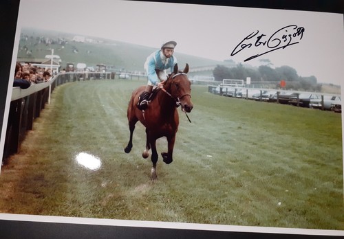 Lester piggott moves forward - lester,