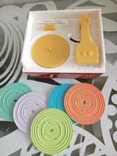 Fisher Price Music Box Wind Up Record Player Mattel 2014 with 5 Discs ex