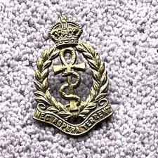 Royal Air Force Medical Services : Brass King's Crown Cap Badge. 2 intact lugs.