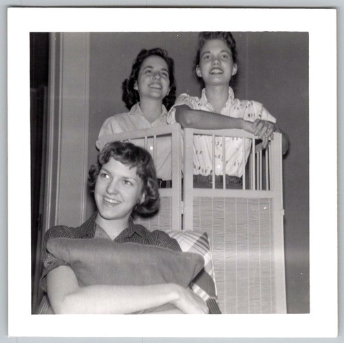 Vtg snapshot three young - snapshot,
