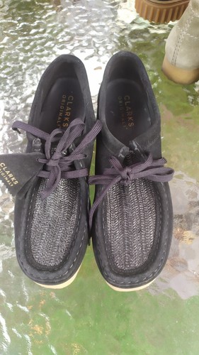 Clarks wallabee size - 6.5, black
