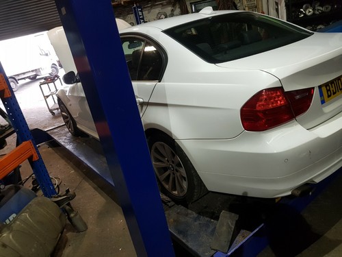 Bmw 318d e90 lci breaking - bmw,