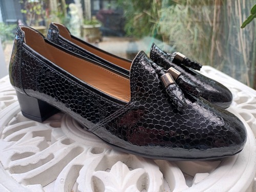 Bnwot pavers black crocodile - bnwot,