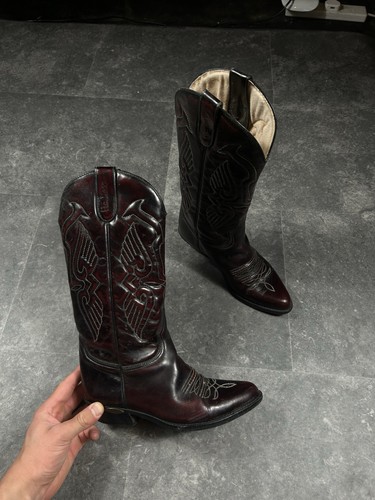 Classic leather cowboy boots