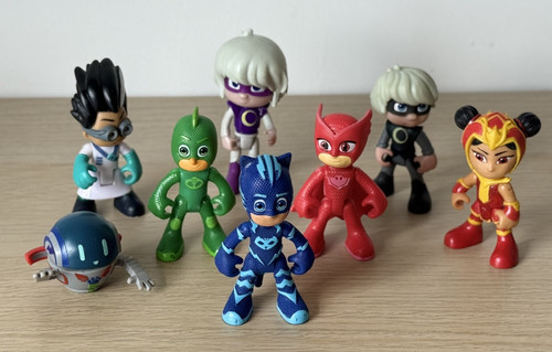 Masks toy posable figures - pj,