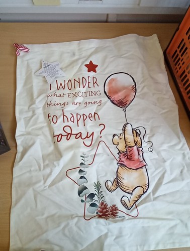 Winnie the pooh christmas - winnie, gift