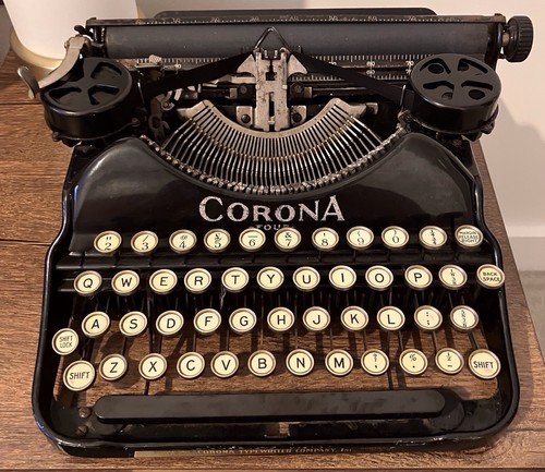 Vintage black corona - corona, 4