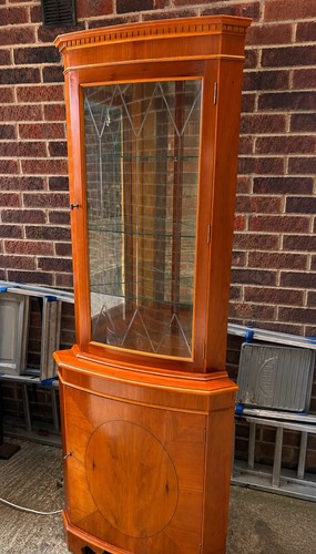 Yew wood veneer - yew, corner