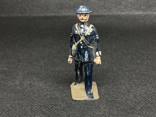 Air raid warden - raid,