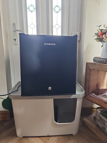 47l table top fridge - table,