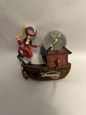 DISNEYLAND PARIS CAPTAIN HOOK AND PETER PAN SNOW GLOBE ( Crack / Repair On Arm)