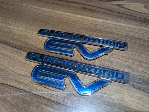 Genuine mitsubishi emblem - x-1,