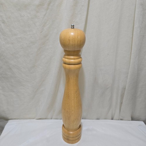 Wooden salt pepper mill - salt, /pepper