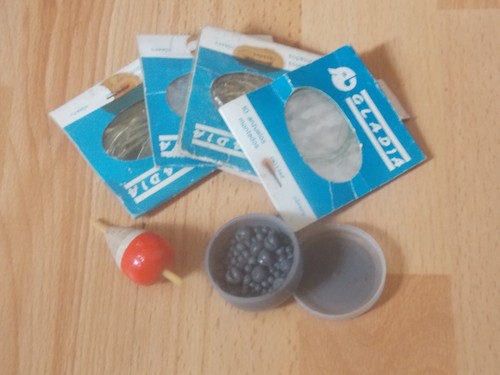 Vintage gladia hooks packets - gladia,