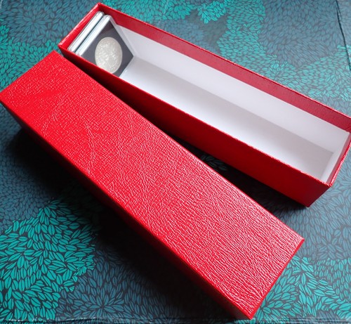 Red coin cardboard box - 9", by