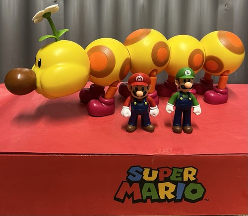 Super mario wiggler action - wiggler,