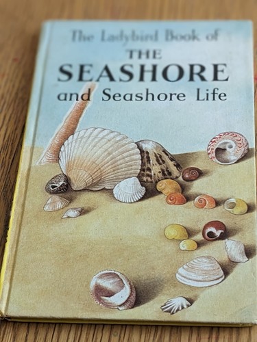 Ladybird book the seashore - ladybird,