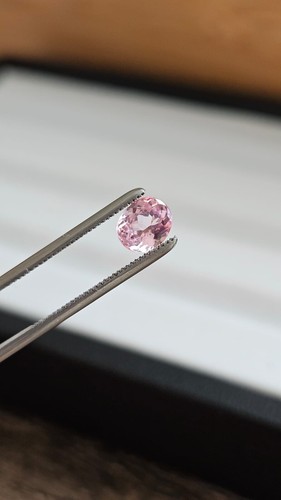 Natural spinel carat - spinel, 0.75