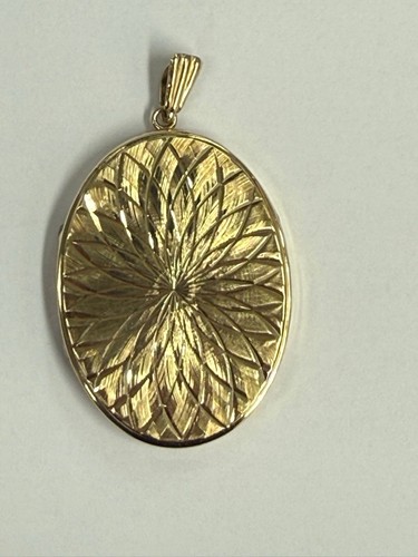 9ct gold large oval - 9ct,