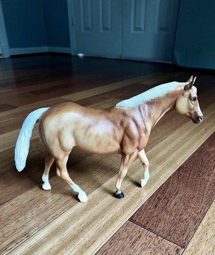 Breyer vintage collectible - breyer,
