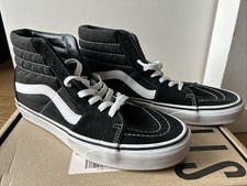 VANS Sk8-Hi Trainers Black and White Size UK 8.5 Never Worn