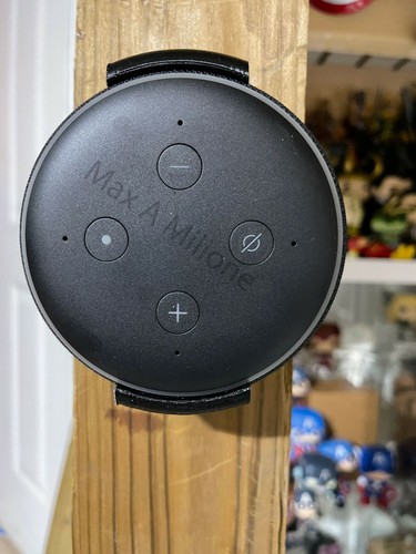Amazon echo dot - 3rd, wall