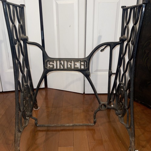 Vtg singer sewing - singer, cast