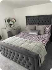 Chesterfield Border Button Bed