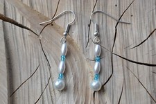 Pearl blue seed drop - &,