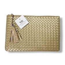 Virginia Wolf Basket Weave