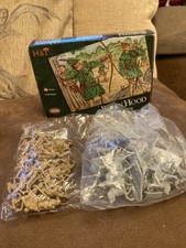 hat robin hood figures scale