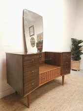 Uniflex Mid Century Dressing