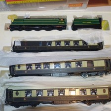 Hornby R2661M. “The Bournemouth Belle” Pack. Battle of Britain Class “21C159”