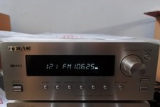 TEAC T-H300 AM/FM Stereo Tuner