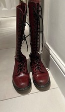 Dr Martens, Unisex, UK 8, 20-hole, easy on/off, Cherry Red combat-style boots