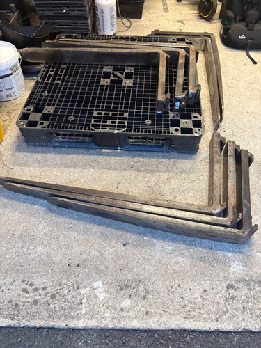 Pallet forks good condition - in,