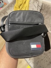 Tommy Hilfiger Essential Crossbody Reporter Bag