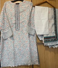 Pakistani Designer Riwayat WINTER suit Readymade Shalwarkameez Size Medium 3pcs