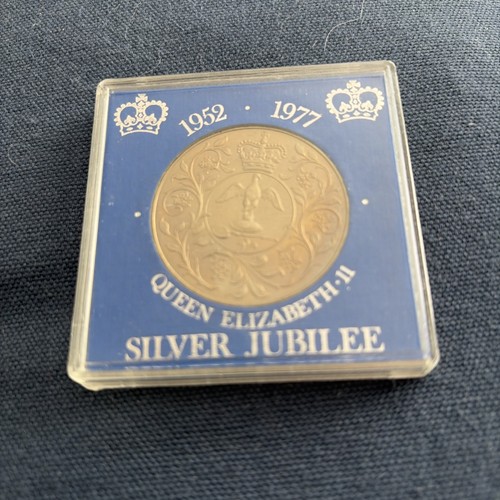 Queens silver jubilee coin - silver,