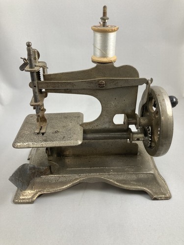 Vintage miniature toy sewing - vintage,