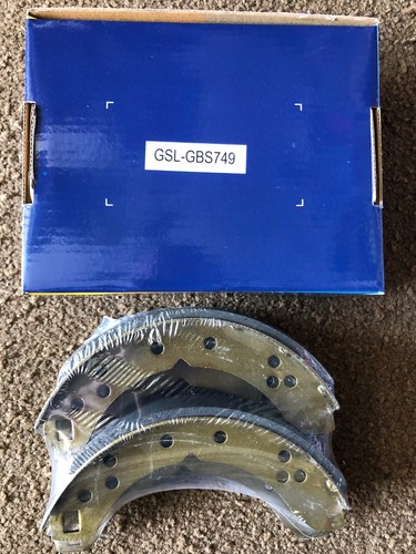 Rear brake shoes set - rear,