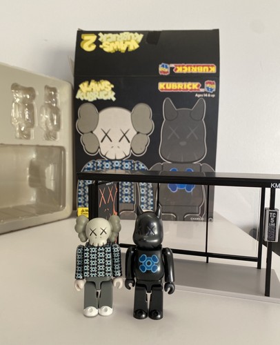 Kaws kubrick bus stop set - bus,