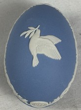 Vintage Wedgwood Egg 1977 Blue