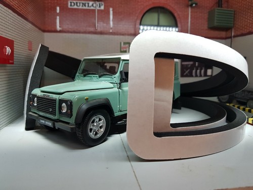 Land rover defender - land, bulkhead