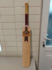 Newbery autograph star bat - autograph, 5